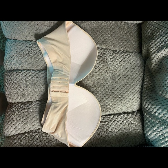 STRAPLESS BRA SIZE 38 - Picture 2 of 3